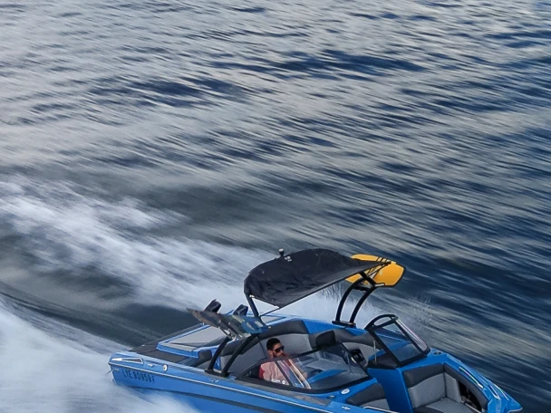 Rent a Tigé Tige R20 Annecy