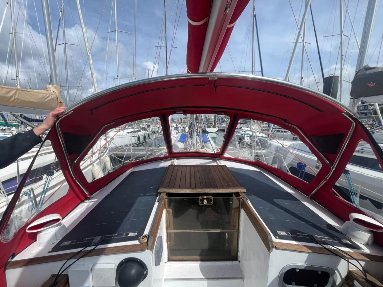 Bareboat Rental Sailboat Yes with a boat licence