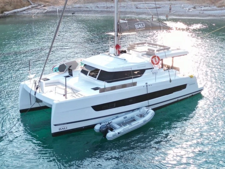 Rent a Bali Bali Catspace Voile Arbatax Port