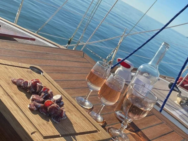 Bareboat Rental Sailboat Yes with a boat licence