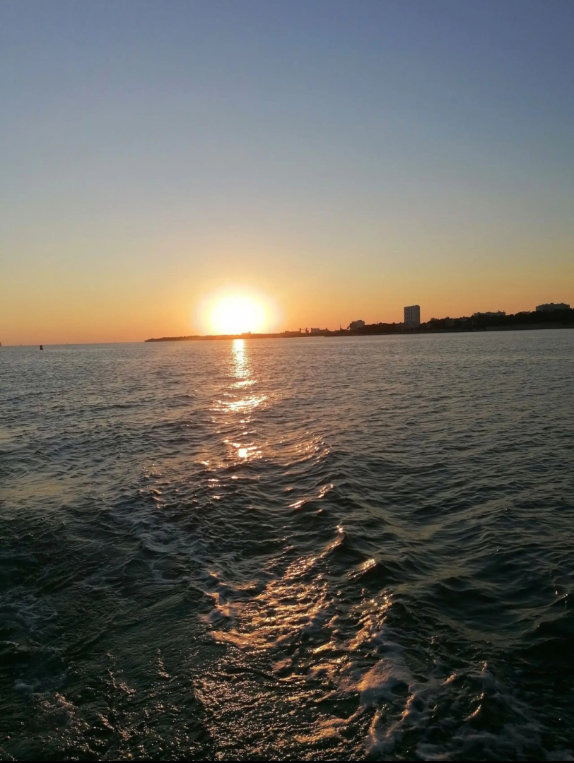 Sailboat for rent La Rochelle at the best price