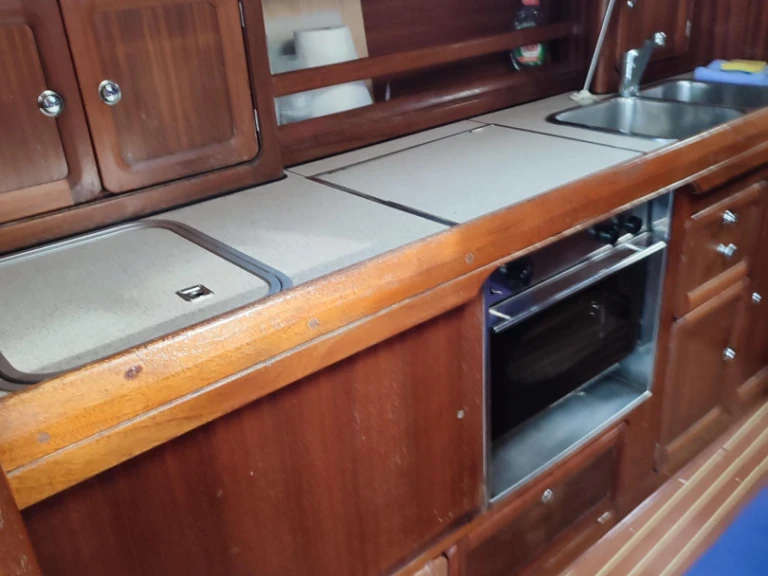 Rent a Bavaria Bavaria 37 Cruiser Puerto Altea