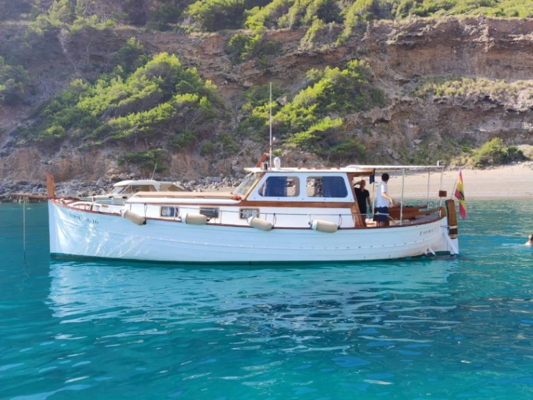 Motorboat rental with or without captain Mestre D'Aixa Curret Alcúdia