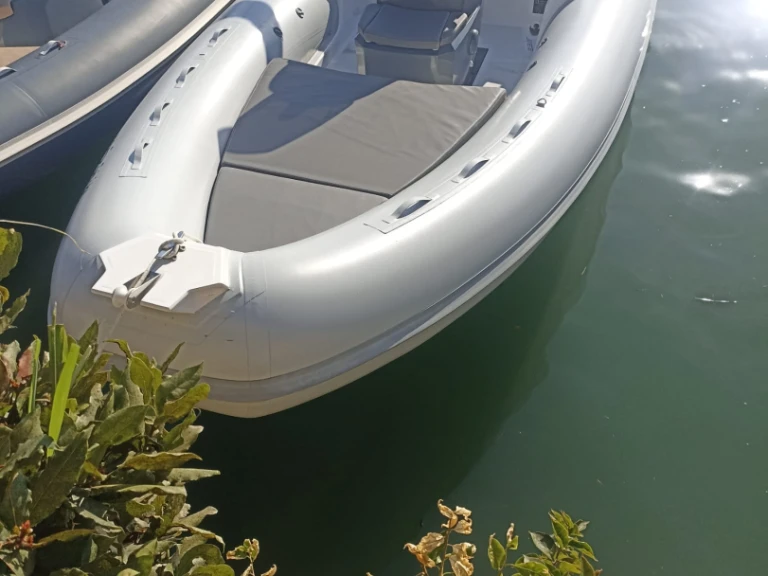 2 BAR 57 in Talamone on SamBoat