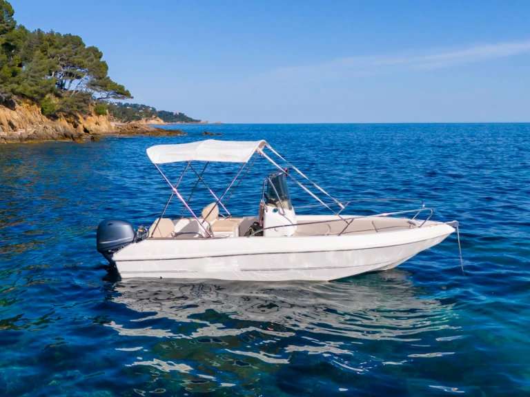 Motorboat rental in Port de Bormes-les-Mimosas - Capelli Cap 520 Open