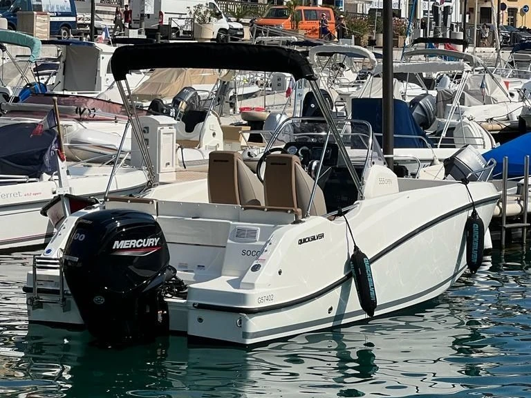 Motorboat for rent Villefranche-sur-Mer at the best price