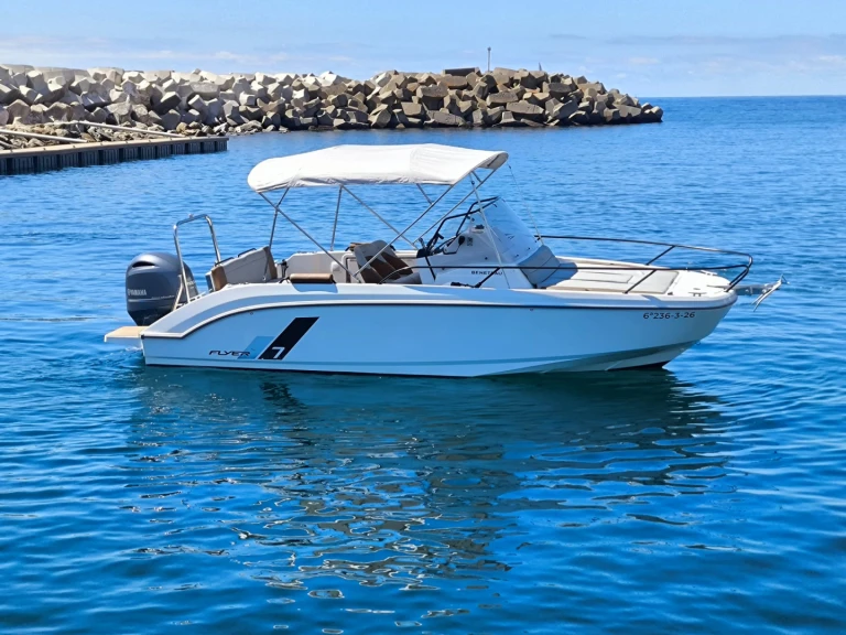 Bénéteau Flyer 7 SUNdeck in Marina de Palamós on SamBoat