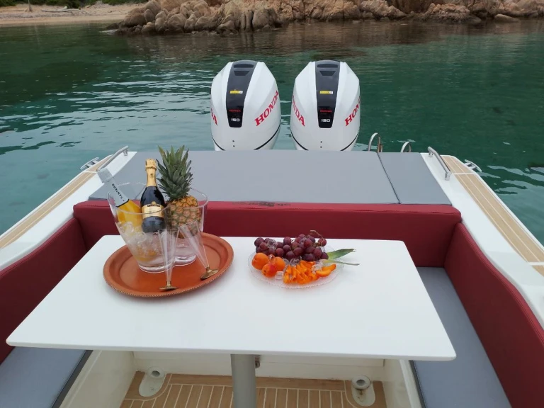 Motorboat rental in Cannigione - Altamarea Altamarea Wave 27 GT