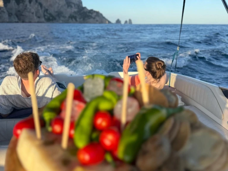 Motorboat rental in Capri - Fratelli Aprea Sorrento 7,50 open cruise