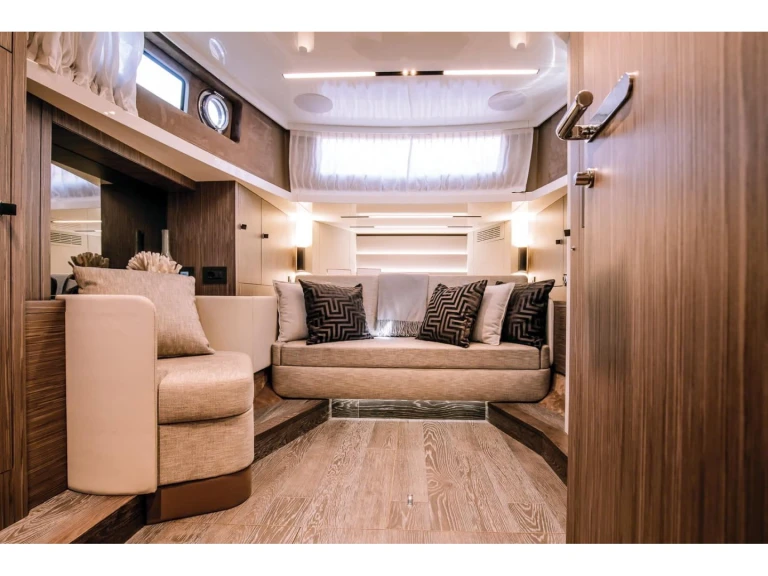 Bareboat Rental Motorboat Cranchi with a boat licence