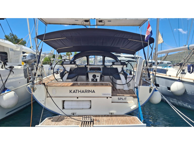 Sailboat for rent Trogir at the best price