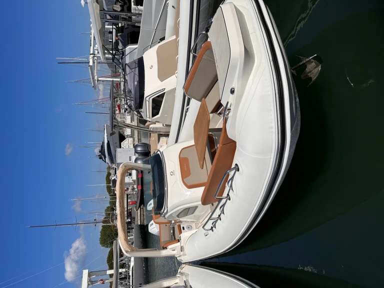 Boat rental Zodiac Medline 9 in Cogolin on Samboat