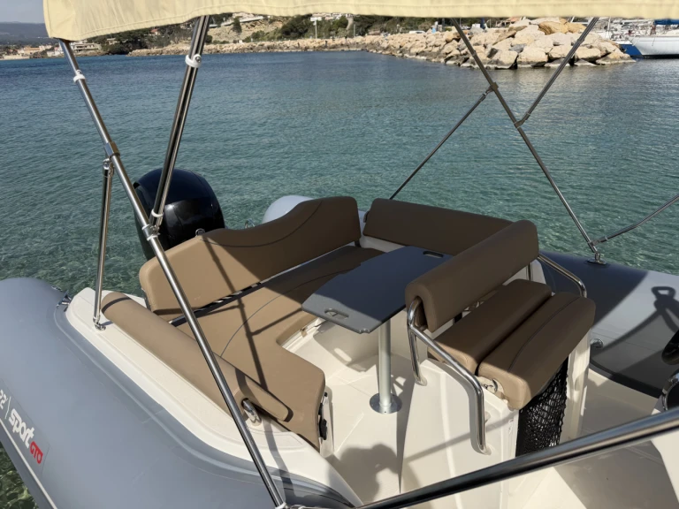 Bwa Sport 22 GT charter bareboat or captained in  La Madrague