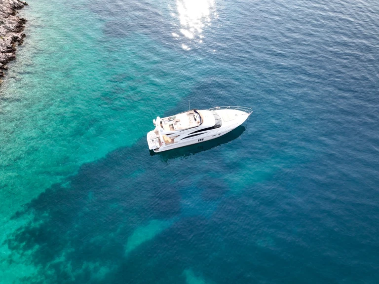 Bareboat Rental Luxury Yacht Princess with a boat licence