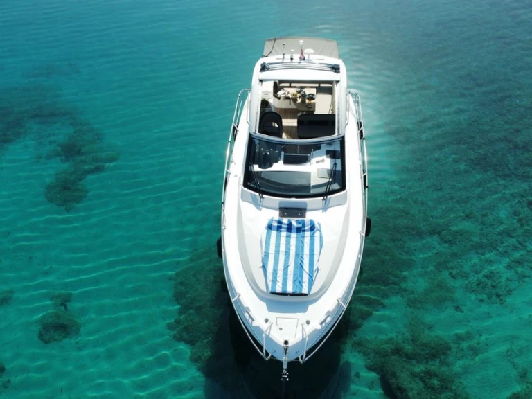 Motorboat rental in Punat - Bavaria Bavaria 33 Sport HT