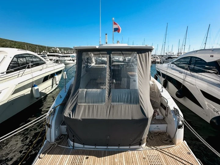 Rent a Bavaria Bavaria SR41 Punat