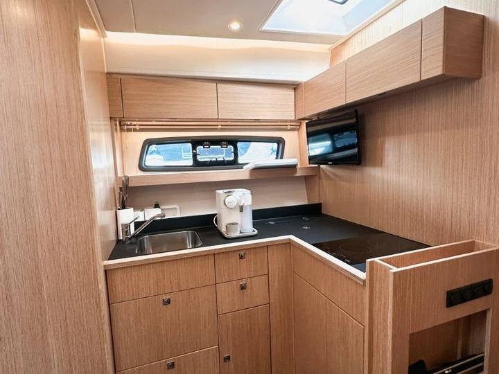 Yacht charter Punat cheap Bavaria SR41