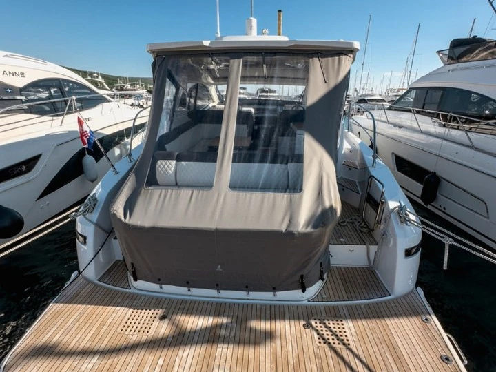 Boat rental Bavaria Bavaria SR41 in Punat on Samboat