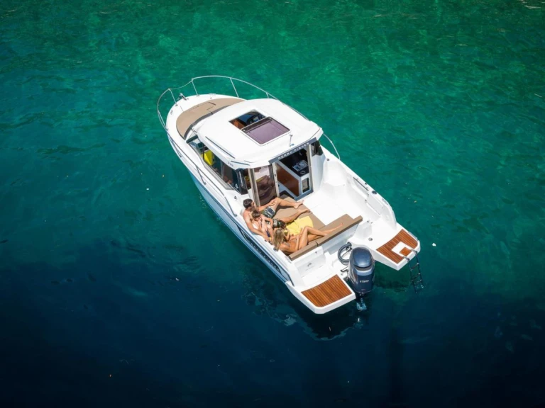 Motorboat rental in Punat - Jeanneau Merry Fisher 795