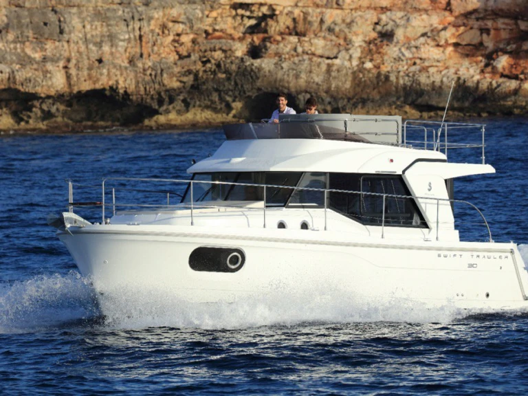 Bareboat Rental Luxury Yacht Bénéteau with a boat licence