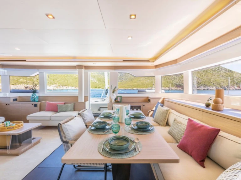 Lagoon Lagoon 60 in Tivat on SamBoat