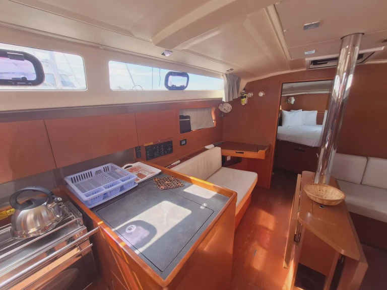 Sailboat rental with or without captain Bénéteau Néa Péramos