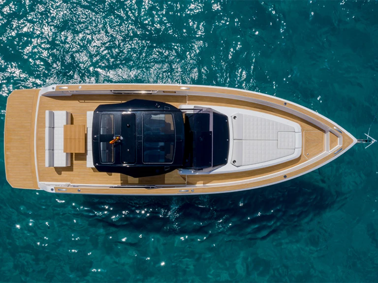 Motorboat for rent Šibenik at the best price