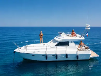 Luxury Yacht rental with or without captain Ferretti Cannes