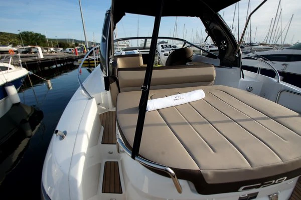 Rent a Bavaria Bavaria S29 Punat