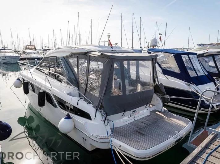Bareboat Rental Luxury Yacht Bavaria with a boat licence