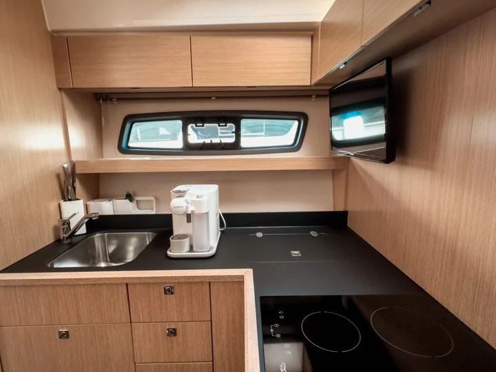 Bareboat Rental Luxury Yacht Bavaria with a boat licence