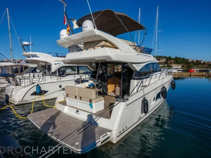 Boat rental Bavaria Virtess 420 Fly in Punat on Samboat