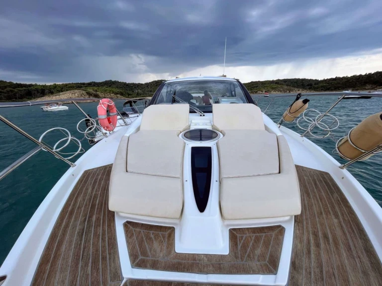 Boat rental Cranchi Cranchi M44 HT in Punat on Samboat