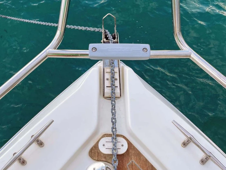 Bareboat Rental Luxury Yacht Cranchi with a boat licence