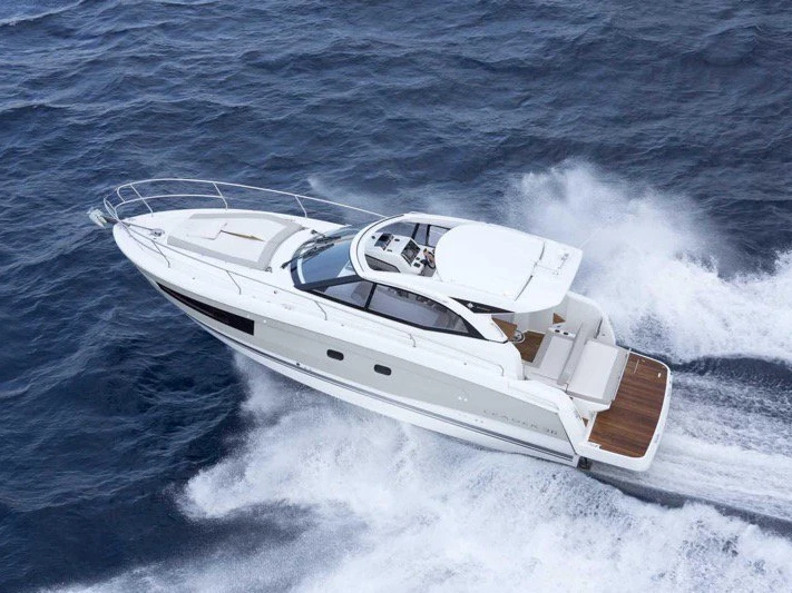 Motorboat rental in Punat - Jeanneau Leader 36