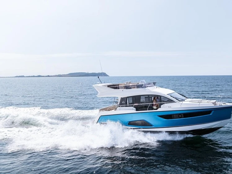 Sealine Sealine F430 in Punat on SamBoat