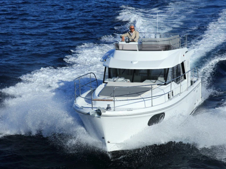 Bareboat Rental Luxury Yacht Bénéteau with a boat licence