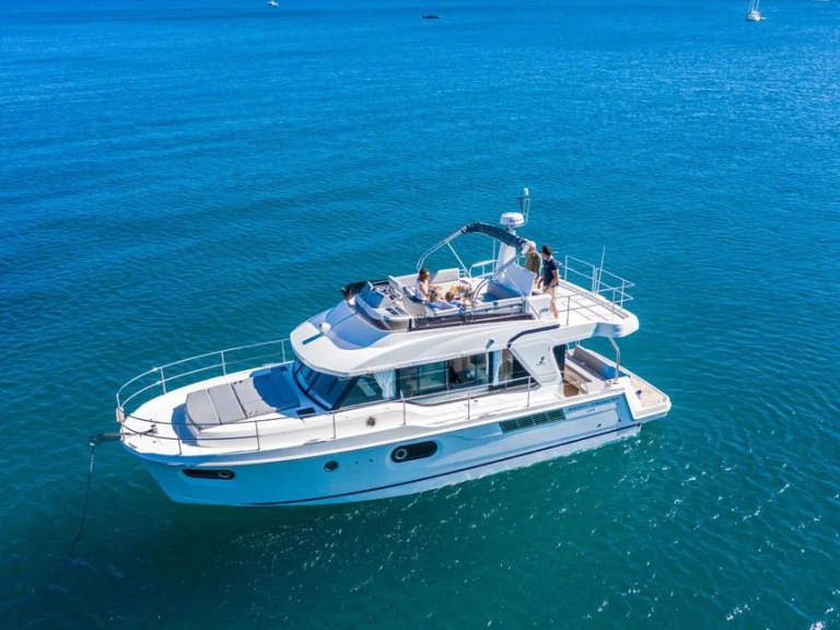 Boat rental Bénéteau Swift Trawler 41 Fly in Punat on Samboat