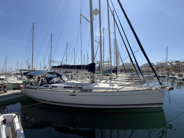 Sailboat for rent France at the best price