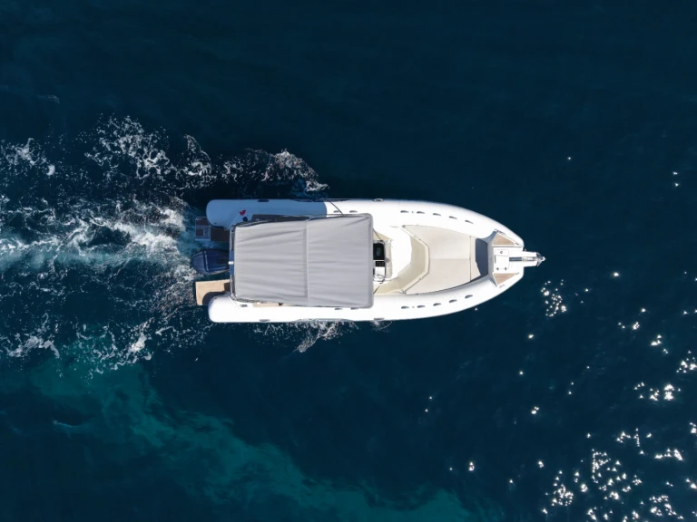 Yacht charter Cannes cheap Tempest 775