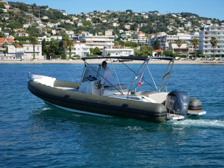 Yacht charter Golfe-Juan cheap Tempest 775