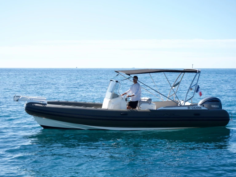 Rent a Capelli Tempest 775 Golfe-Juan