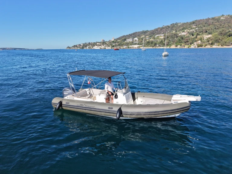 Yacht charter Golfe-Juan cheap Tempest 775