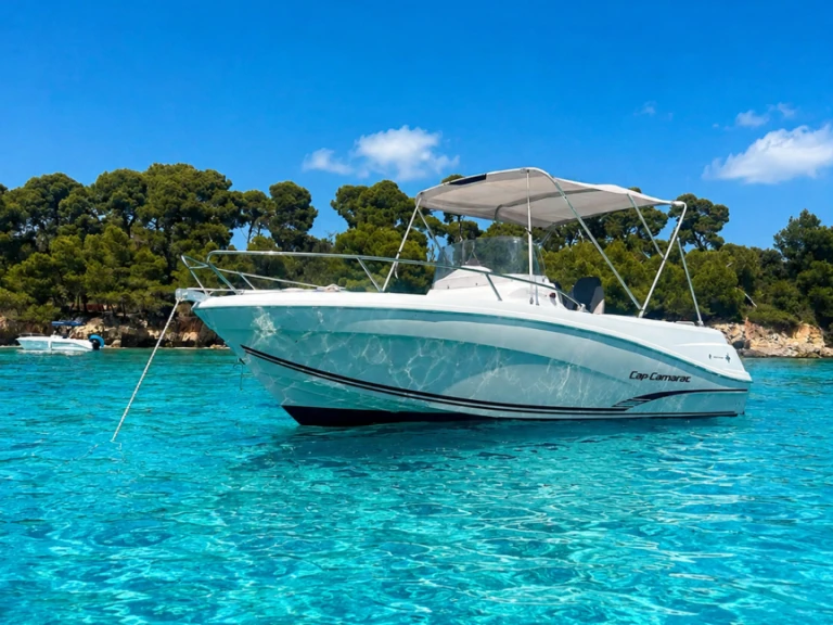 Jeanneau Cap Camarat 5.5 CC Serie 2 Style in Palavas-les-Flots on SamBoat