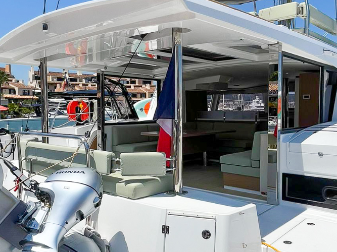 Catamaran for rent Hyères at the best price
