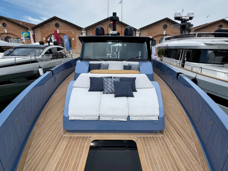 Luxury Yacht rental in Positano - Manda Yachts S07