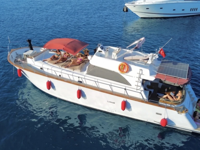Motorboat rental with or without captain Azimut Bodrum