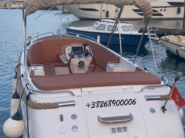 Motorboat rental in Budva - Truszczynscy boats Primeur 715