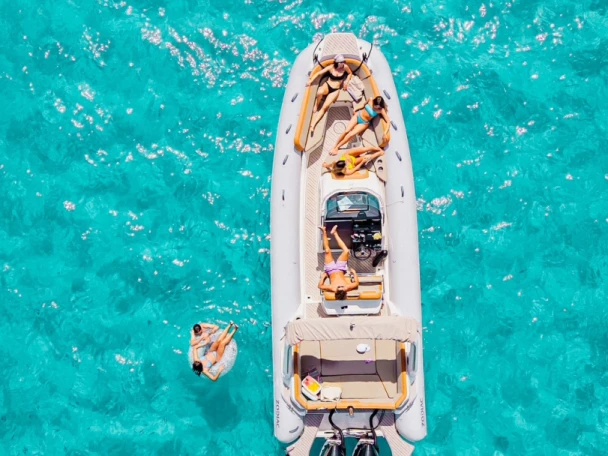 Rent a Zodiac Medline 9 Propriano