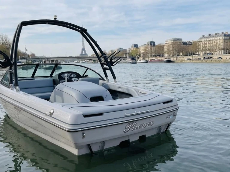 Boat rental Malibu Response in Issy-les-Moulineaux on Samboat